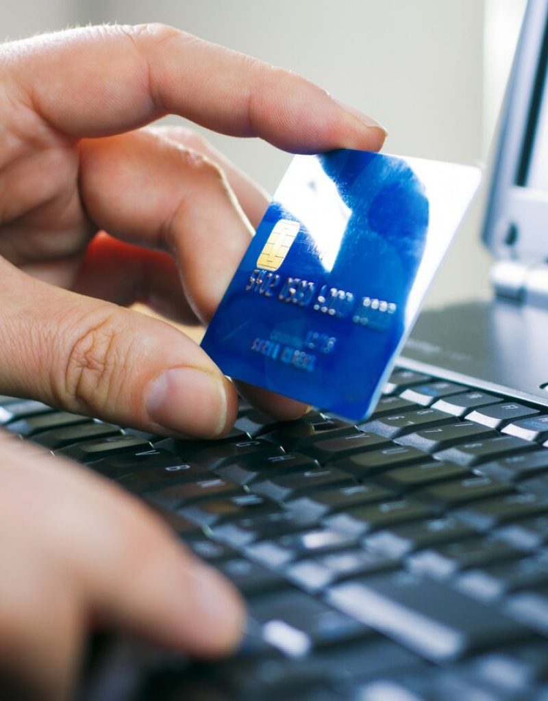 credit-card-business-buying-contemporary-pc_1301-2086